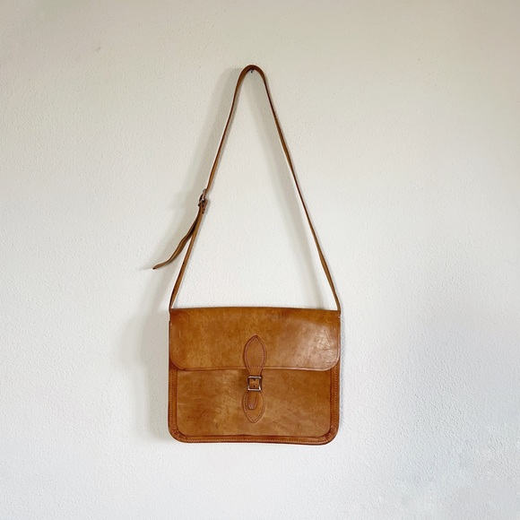 Large Vintage Leather Satchel Purse Shoulder Bag Oversized 70s Buckle Crossbody - Picture 3 of 10